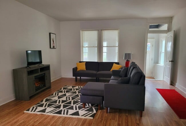63 Packard Ave Unit #1