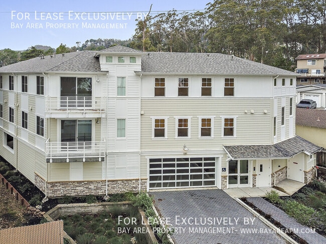 Building Photo - 195 Ave Cabrillo Unit 8