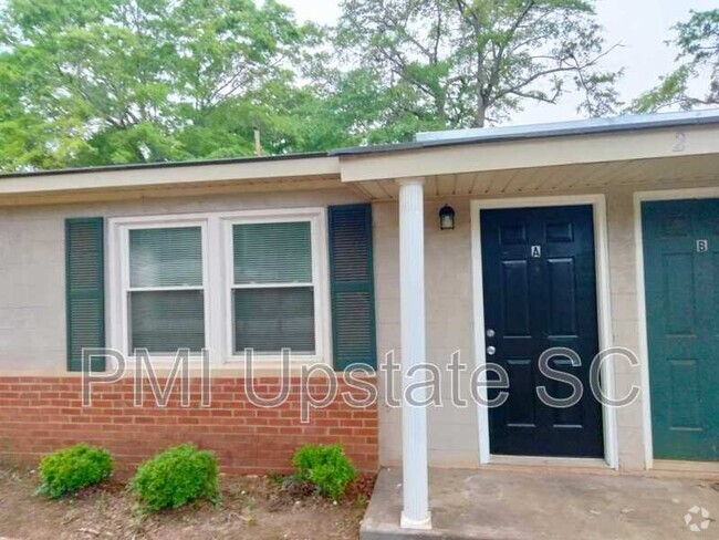 Building Photo - 201 Chandler Dr Unit Apt 2A