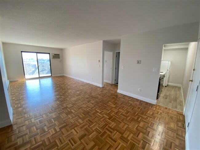 Photo - 2353 Massachusetts Ave Unidad 56 Rental