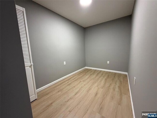 Building Photo - 9066 Palisade Plaza