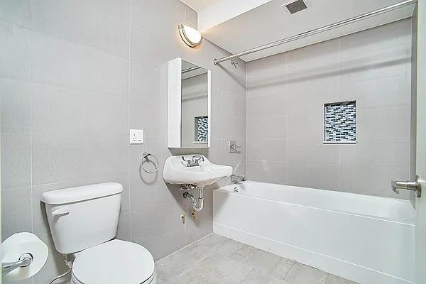 Photo - 200 E 117th St