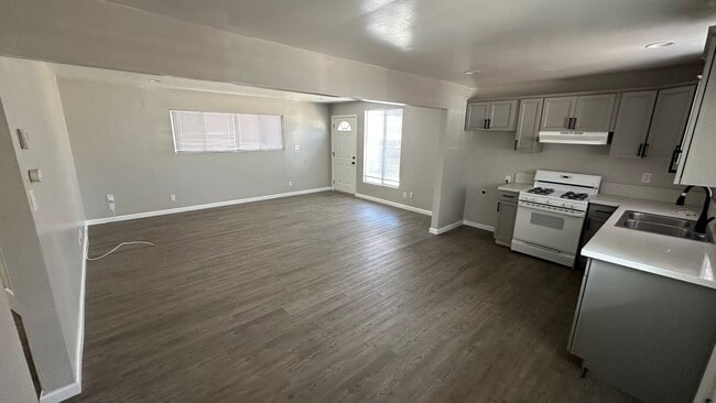 Building Photo - 625 A St Unit B Rental