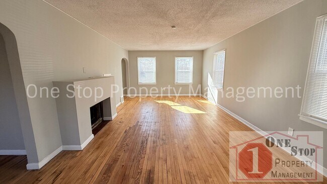 Photo - Beautiful 3 Bedroom 2 Bathroom in Kansas City