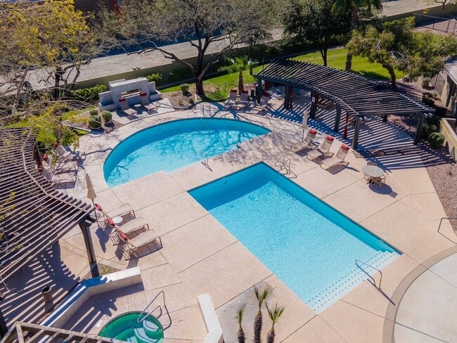 Building Photo - San Riva At The Foothills