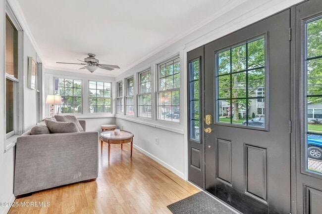 Photo - 370 E Main St