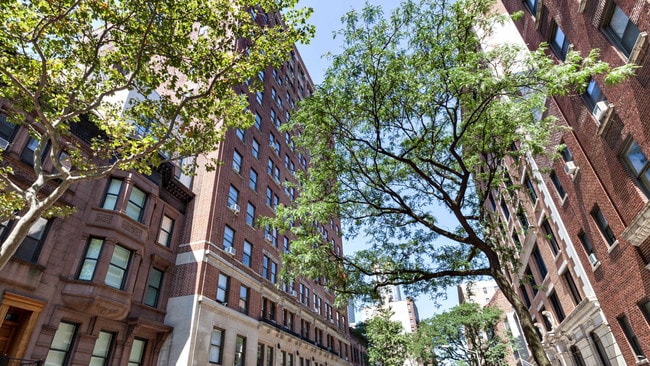 Parc Coliseum Apartments Building