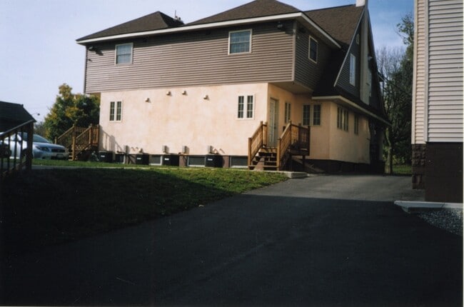 Photo - 330 Green St Unidad HO-3