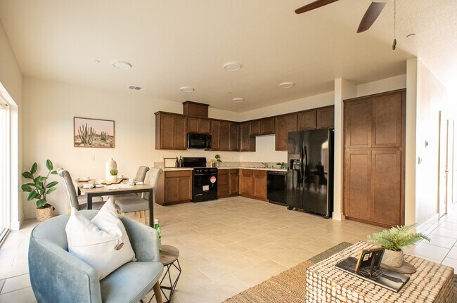 Photo - 932 N Olive Ave