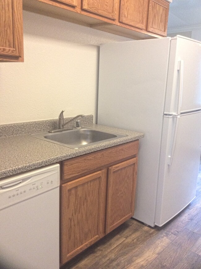 Birdcage Village Apartments For Rent in Citrus Heights, CA