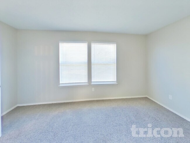 Photo - 1516 Warrington Way