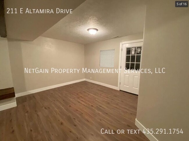 Photo - 211 E Altamira Dr