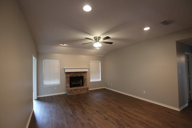 Photo - Available Now! 3 Bed 2 Bath Rental in Bullard ISD!