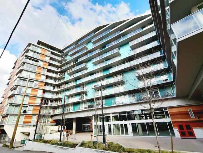 Photo - 180 2nd Av E