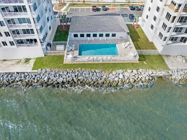 Photo - 1825 Riverside Dr Unit 404