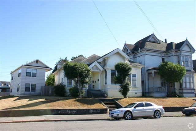 Building Photo - 1004 D St Unit A Rental