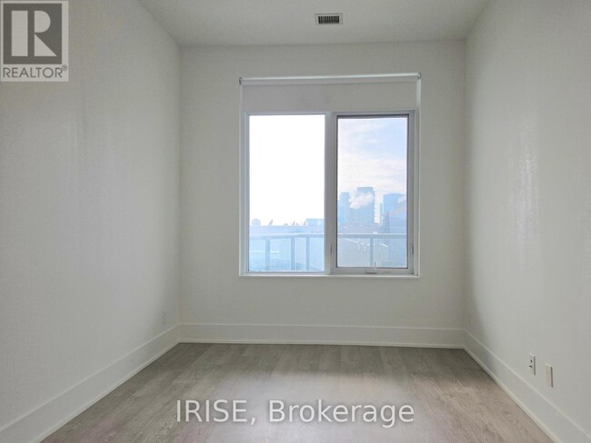 Photo - 15 Merchants' Wharf Unit 1235