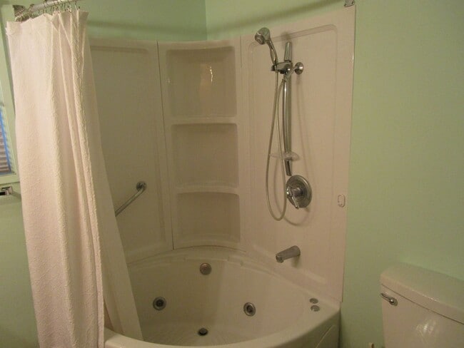 Photo - 2 Bedroom Fully Furnished House, Move In R...
