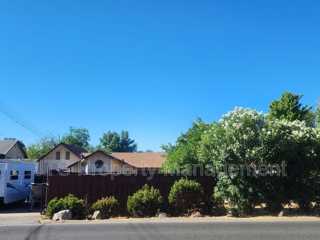 Photo - 8700 Winding Way Unit B