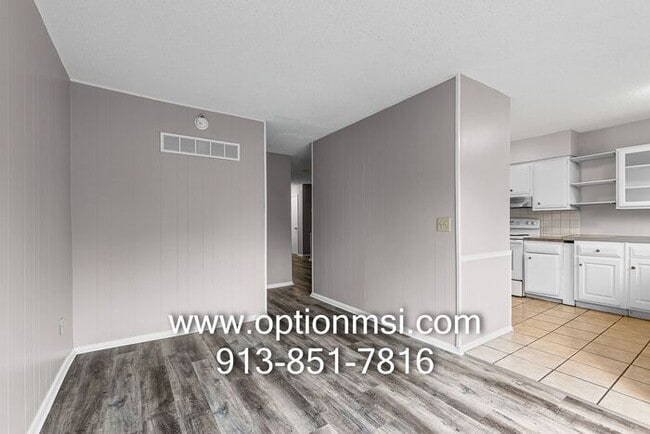 Freshly updated townhome in KCK