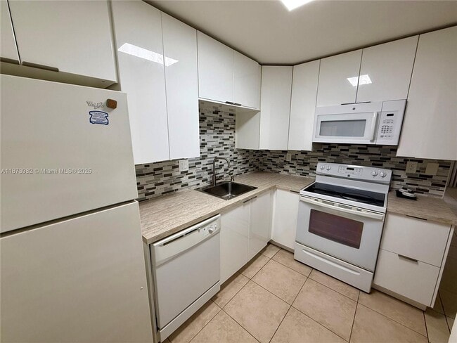 Photo - 702 Gardens Dr Unit 105
