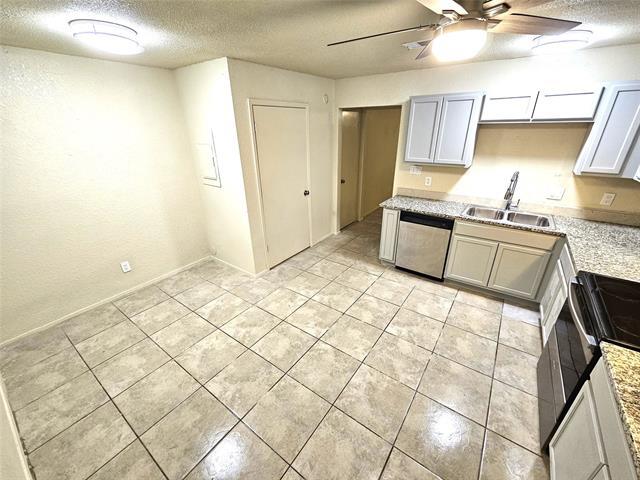Building Photo - 724 Bluebonnet Dr Rental