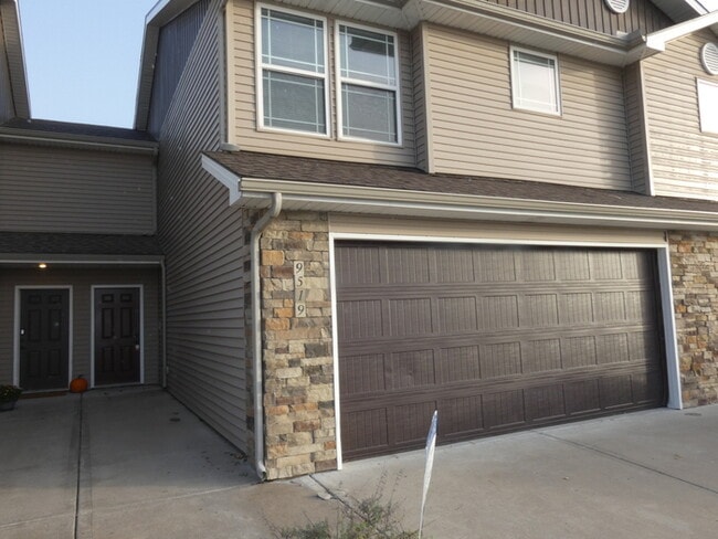 Photo - Beautiful Town Home!