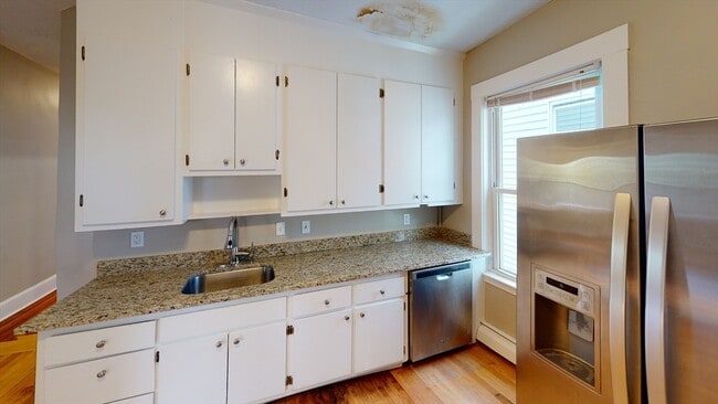 Building Photo - 12 Estrella St