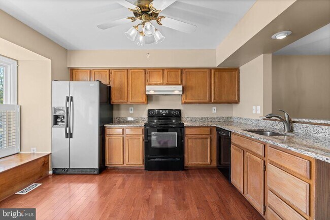 Photo - 8871 Manahan Dr