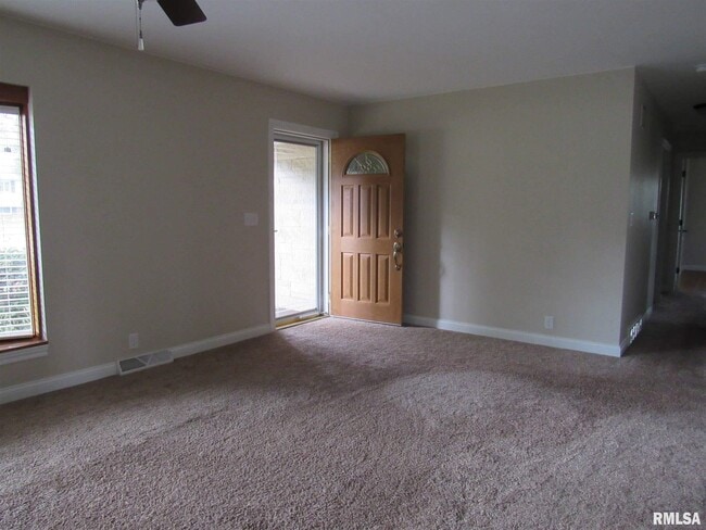 Photo - 233 Manor Dr