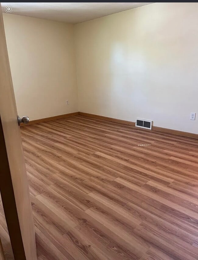 Photo - 26 W Payne St Unit Upper