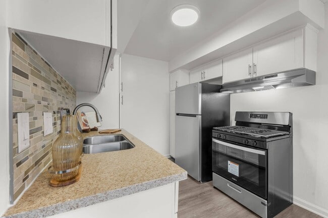 Sunset Square Apartments