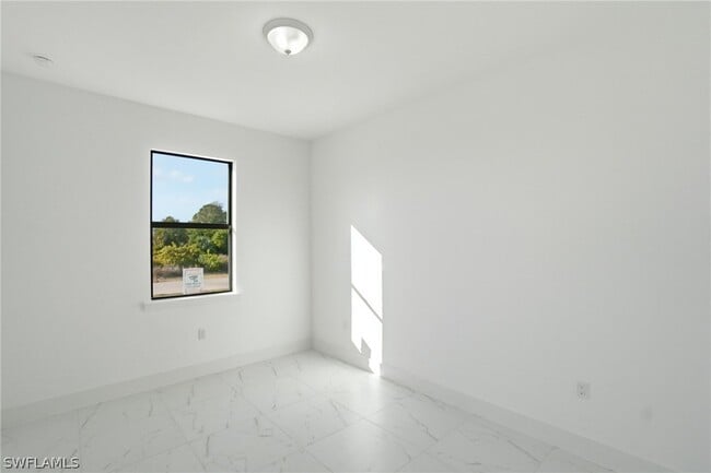 Photo - 2404-2406 Mae Ave S