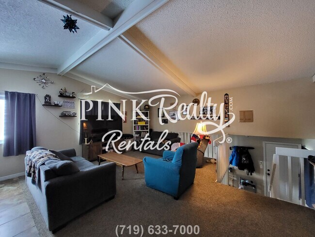 Photo - 104 Patchwork Ct