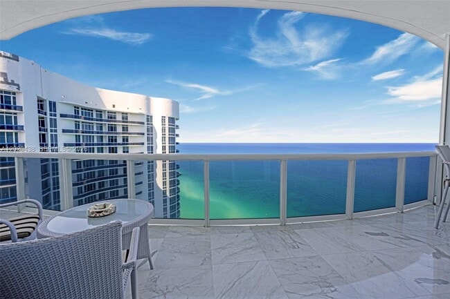 Building Photo - 15901 Collins Ave Unit 4103