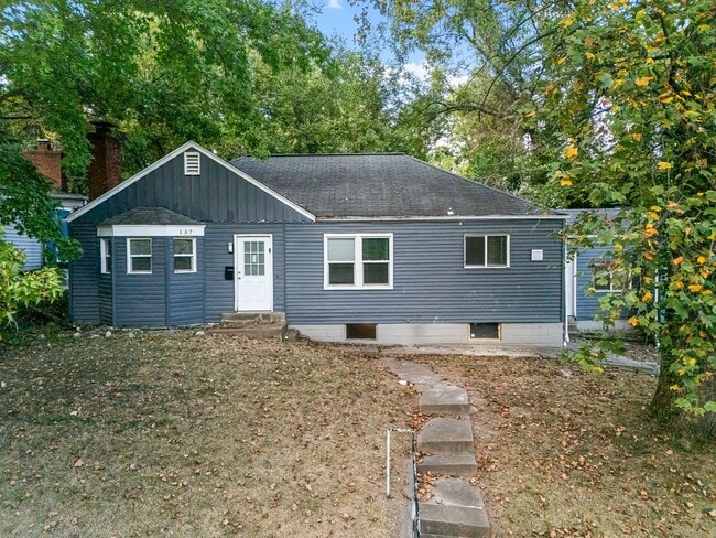 Building Photo - Newly Renovated 4-Bedroom Home | Riverview...