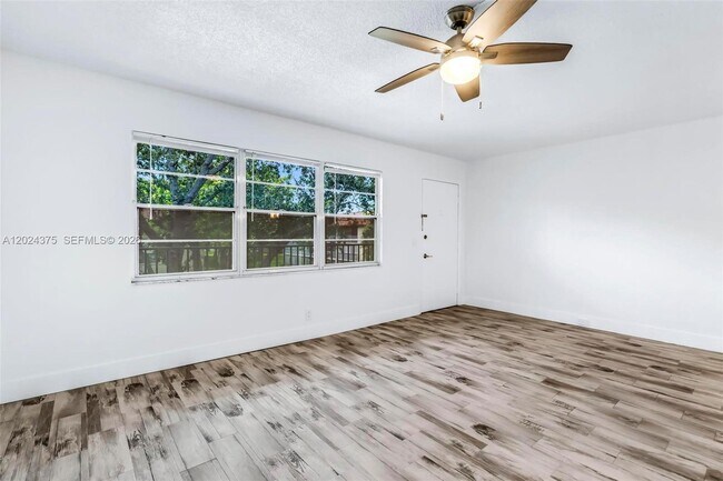 Photo - 101 SW 132nd Way Unit 315J
