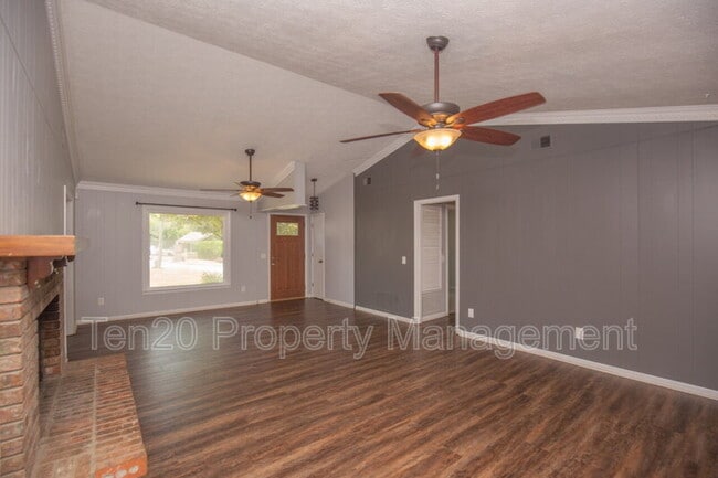 Photo - 7664 Northfield Dr