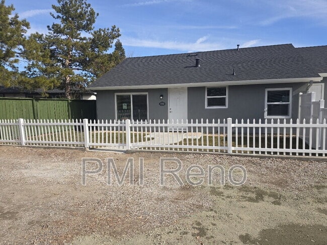 Building Photo - 450 Tracy Ln