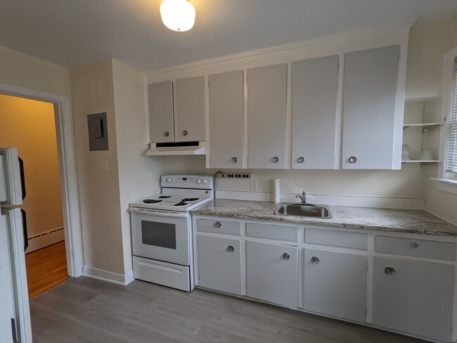 Photo - Upper Unit In Great Location Unit UPPER