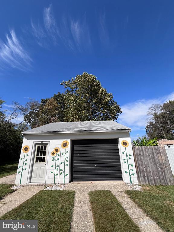 Photo - 507 Hollyday St