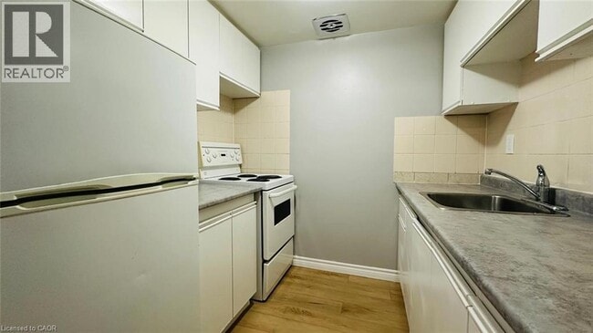 Photo - 1200 Courtland Ave E