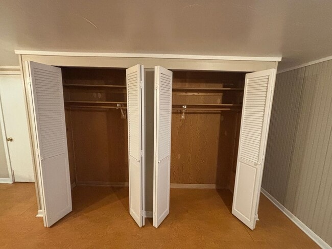 Photo - Spacious 2BR Basement Apartment – Utilitie...