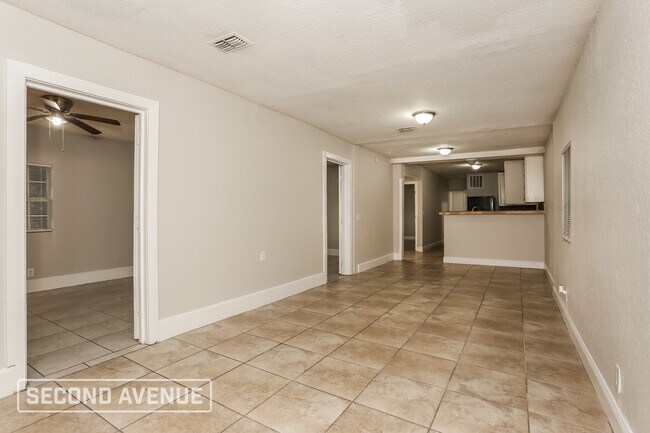 Photo - 2121 Broadway Ave