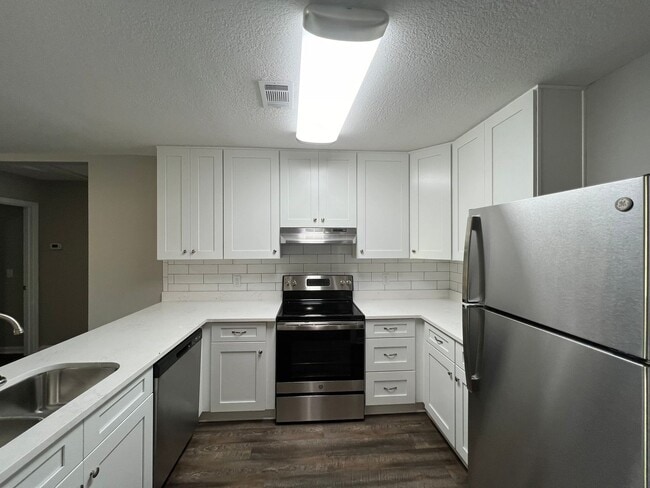 Photo - 3 University Pl Apartment Unit B