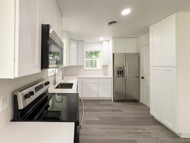 Photo - 1006 Duvall Dr