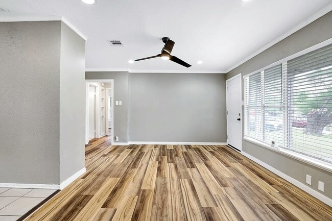 235 Saratoga Dr