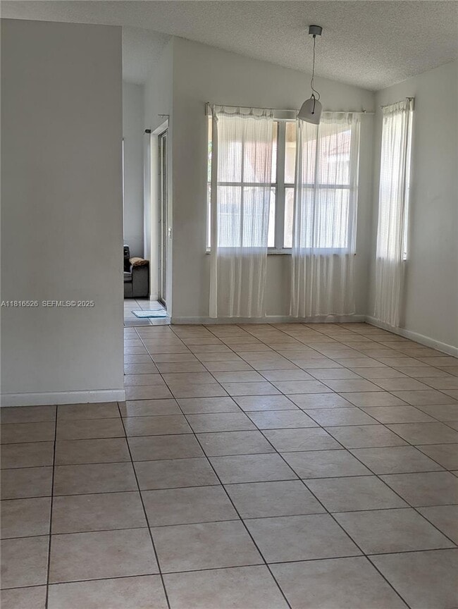 Photo - 876 Sand Creek Cir