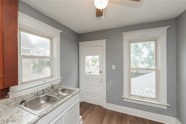 Photo - 1226 W Erie Ave Unit Upper