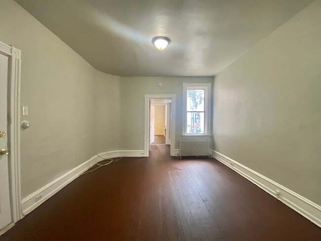 Photo - 714 E King St Unit Apt 1